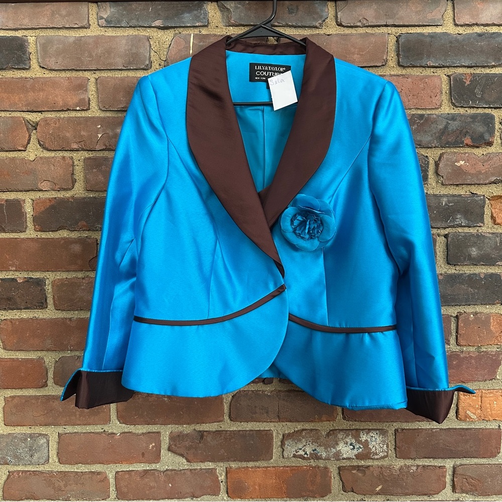 LILY & TAYLOR Couture long sleeve jacket